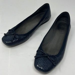 Stuart Weitzman Sz 9.5 Navy Snakeskin Print Tulip Bow Ballerina Flats